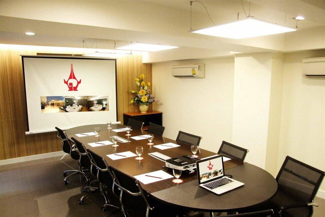 Grand Tower Inn Sathorn Hotel Банкок Екстериор снимка