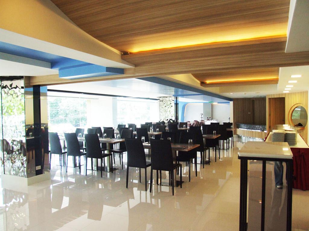 Grand Tower Inn Sathorn Hotel Банкок Екстериор снимка